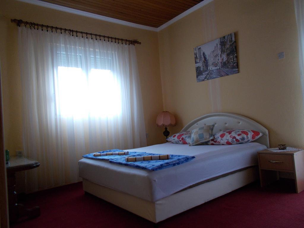 Guesthouse Feel Lake Virpazar Exteriör bild